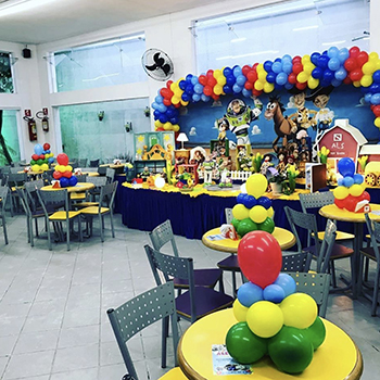 Buffet e espaço para festa na Vila Maria